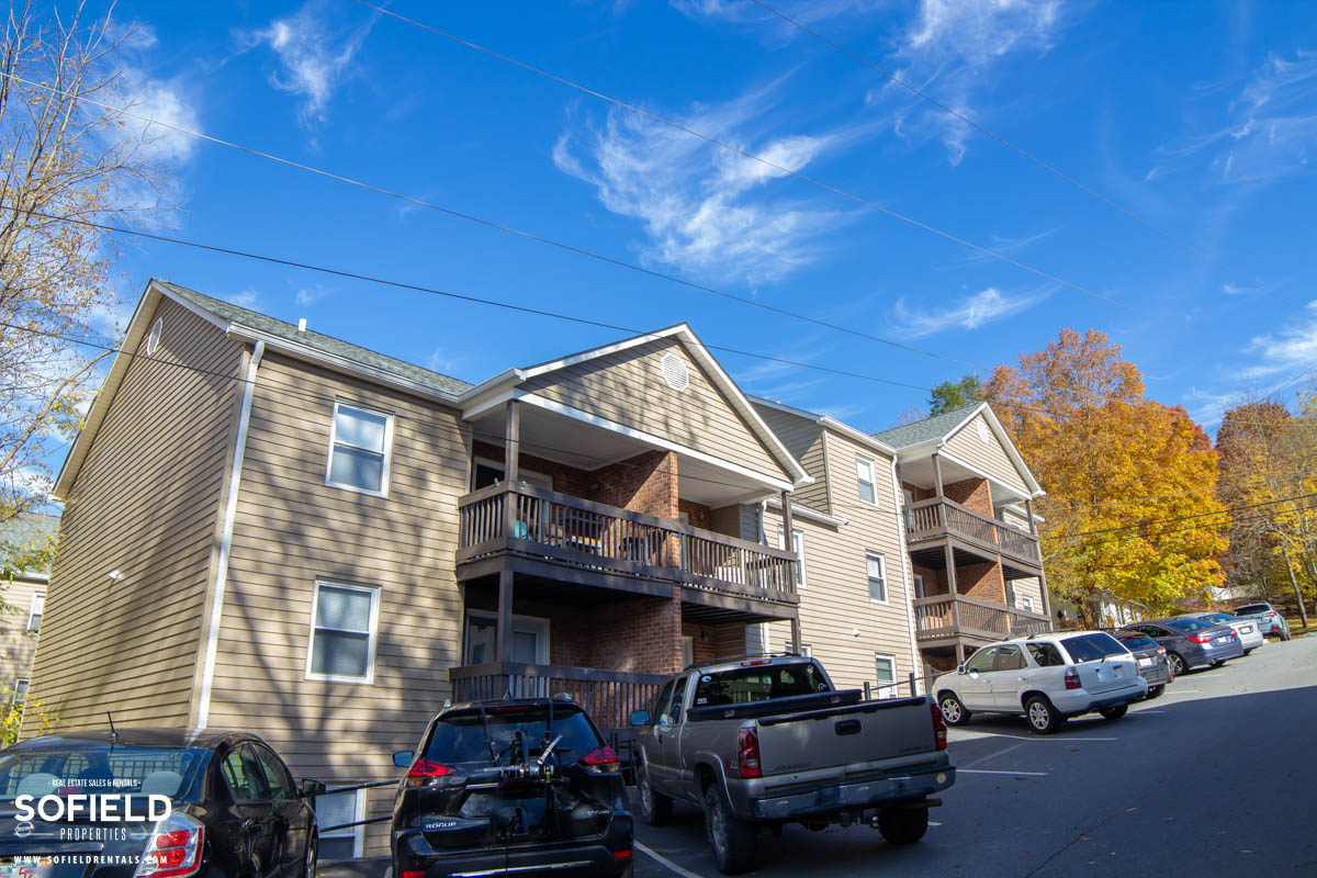 Plymouth Trace Apartments